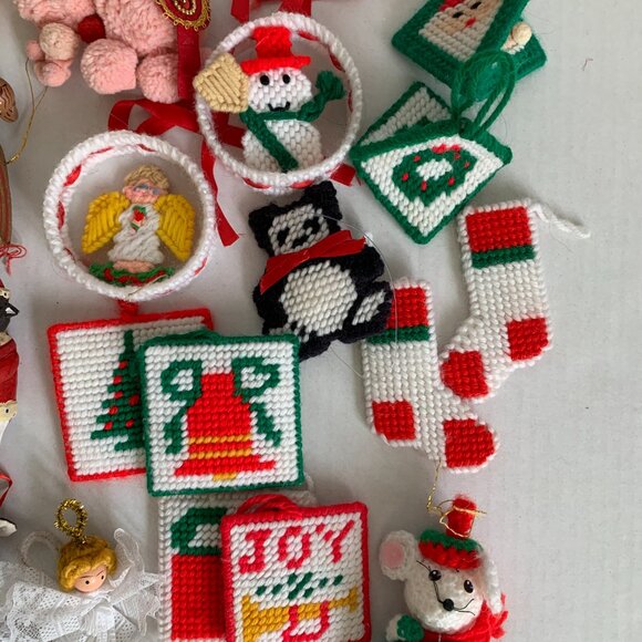 Lot of 38 Vintage Christmas Ornaments Santa Angel Cow Heart Star Bell Stocking - Picture 9 of 15